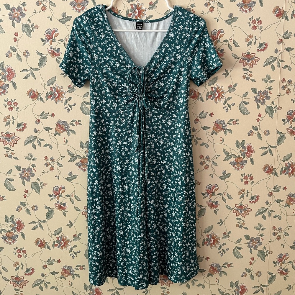 SHEIN Maternity Casual V Neck Floral Printed Waist Tie Dress